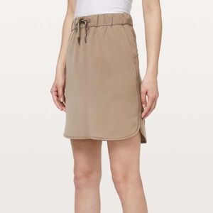 Lululemon On The Fly Skirt Woven Size 12